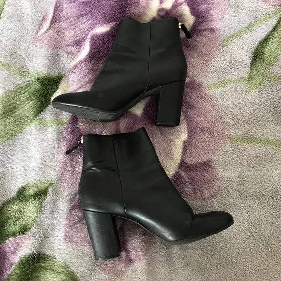 Christian Soriano Heeled Ankle Boots - Picture 4 of 10